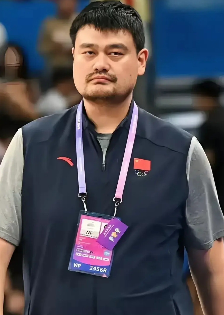 姚明在任的球员都是上一届留下来的。现在的球员王俊杰和杨瀚森才是姚明时代的产物。大