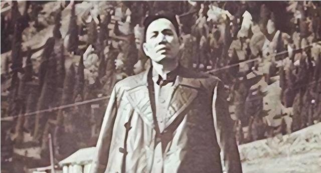 1999年，丁盛将军逝世，上级规定不准称呼他为“同志”“老红军”“老八路”。然而