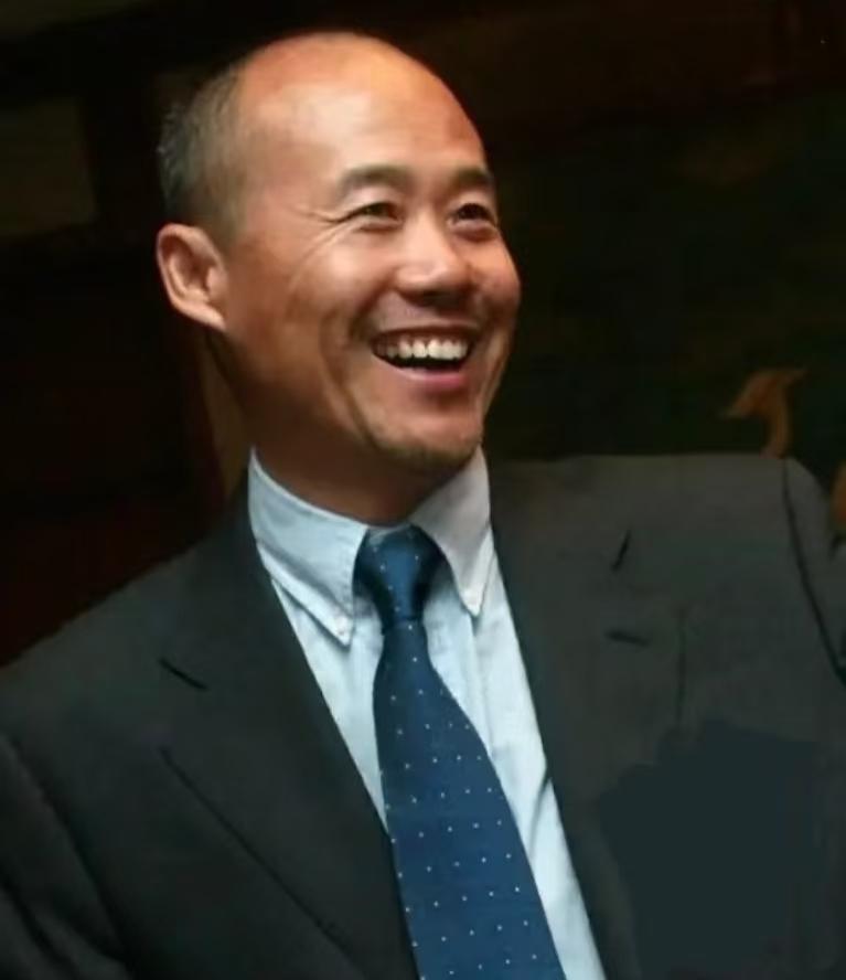 大家发现了吗？王石这个人真不能细细琢磨，越琢磨你越会发现，他的退休金里藏