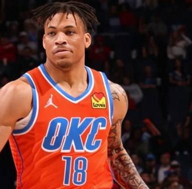 山东男篮官宣签下新小外基昂泰-约翰逊。本赛季基昂泰-约翰逊代表黄蜂下属发展联盟球