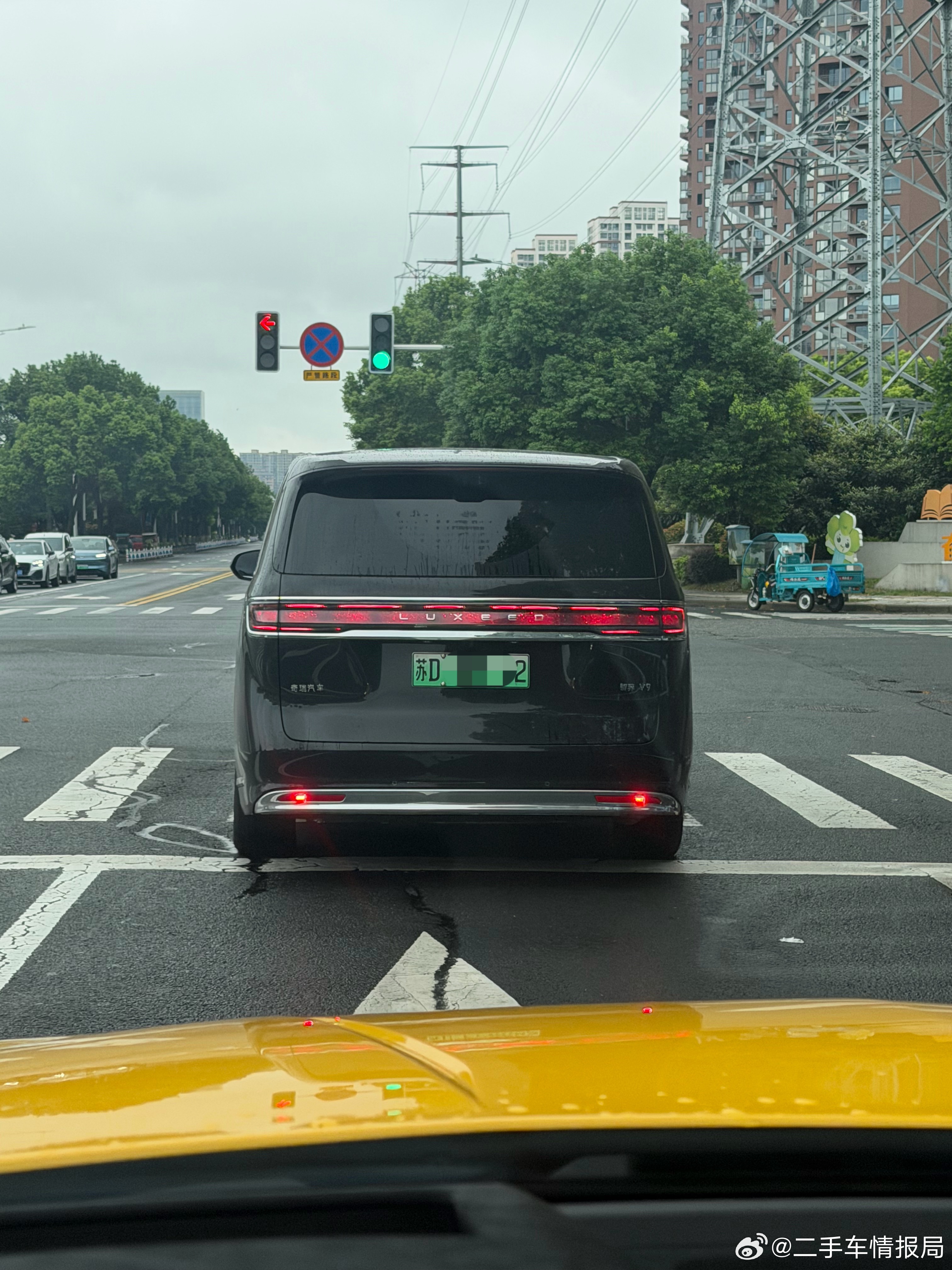 这玩意儿凭啥卖百八十万…不过想想以前埃尔法也卖这价，一切都合理了人的幸