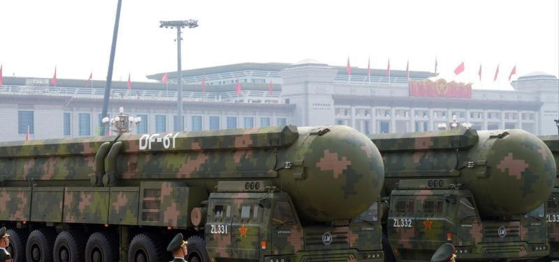 新加坡联合早报盘点“九三阅兵上出人意料的‘大杀器’”时写道：“尽管外界近日纷纷预