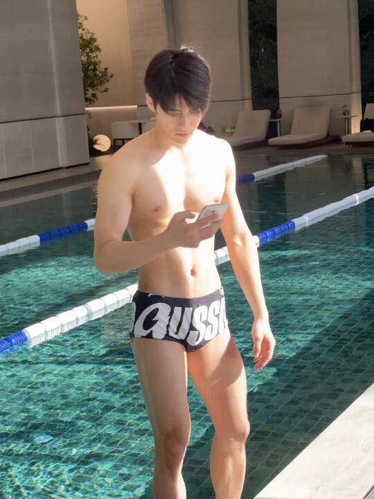 哇塞 隔壁班的哥哥