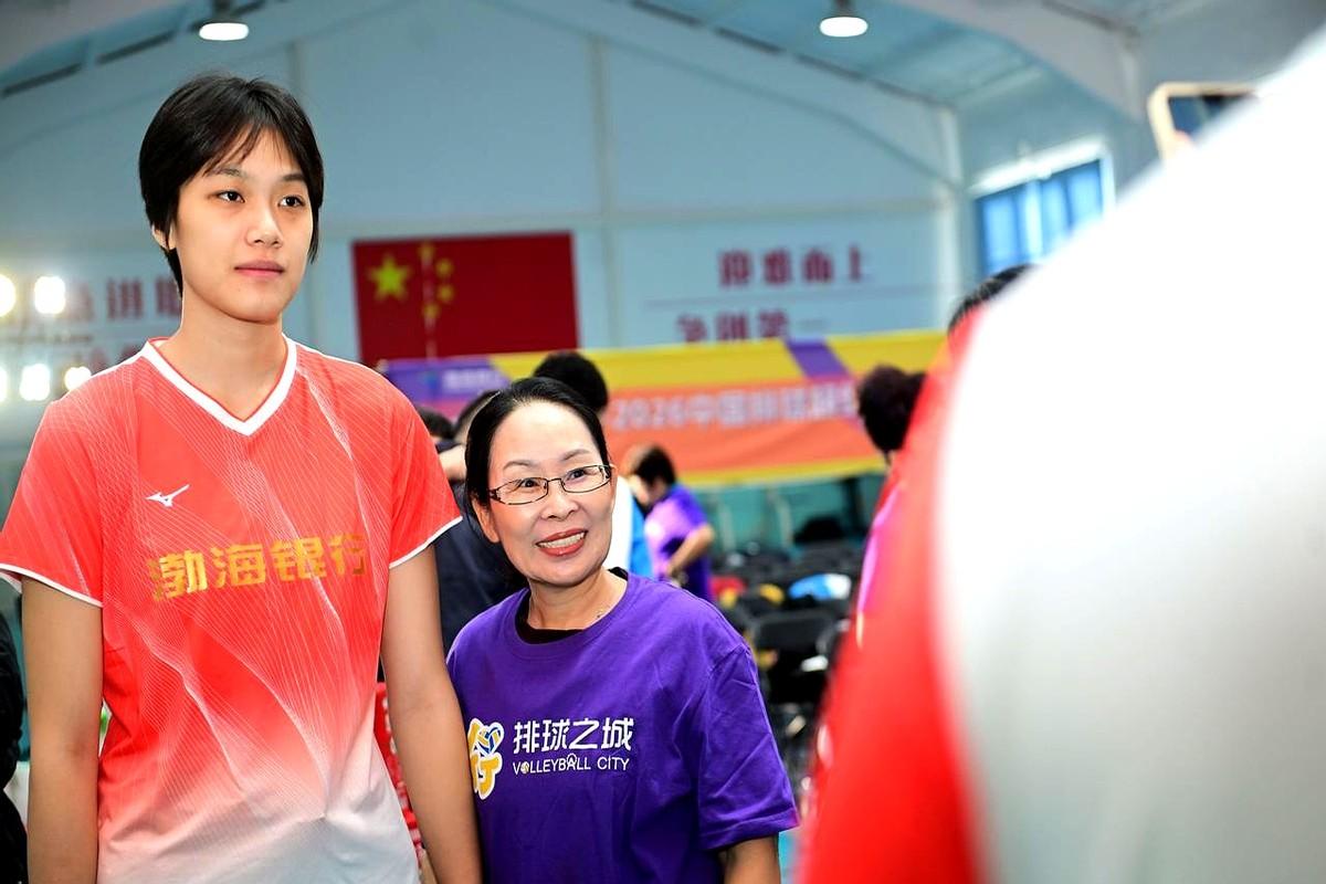 12月2日，2025-2026中国排球超级联赛天津渤海银行女排、天津食品集团男排