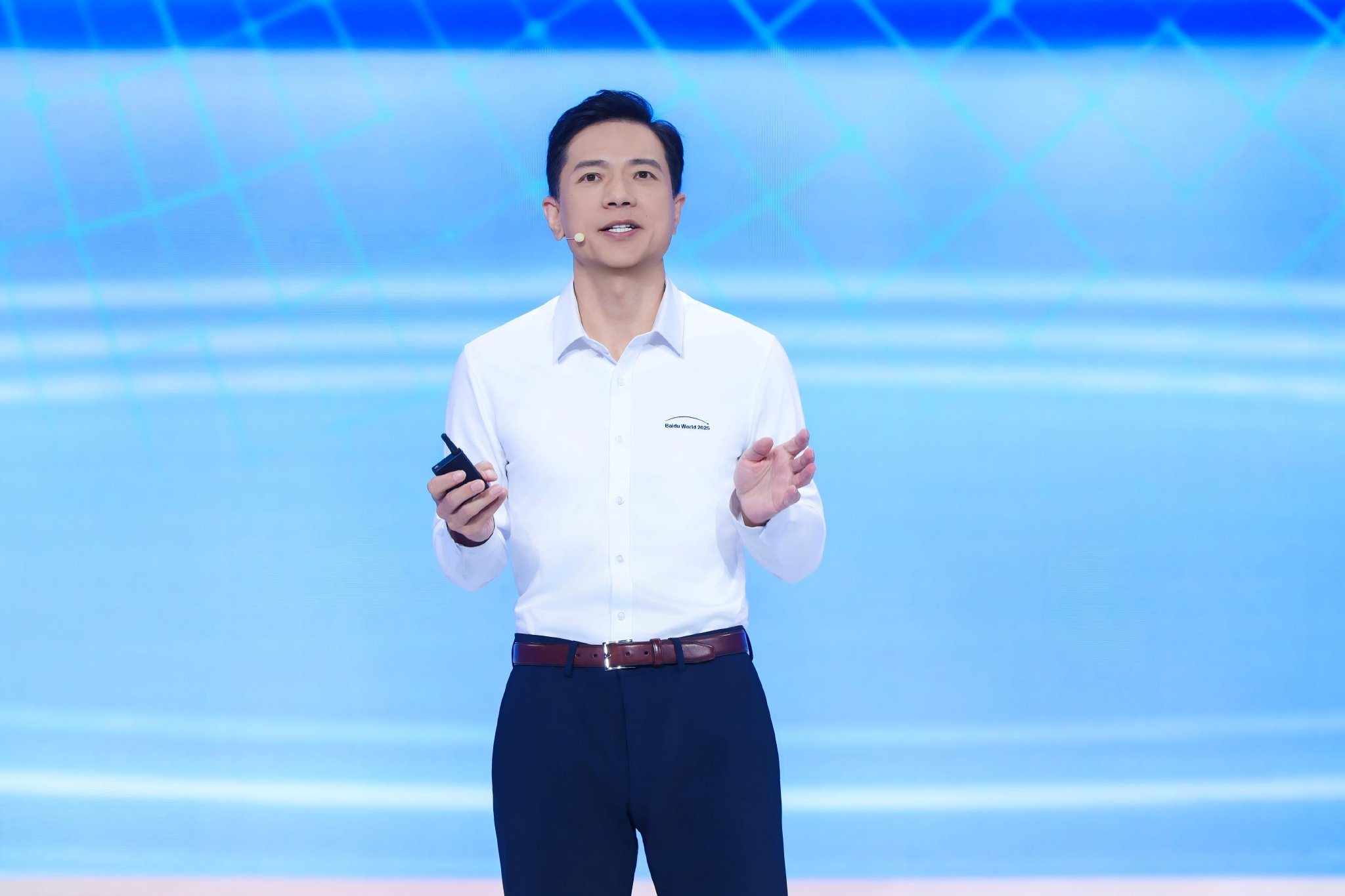 李彦宏: 芯片厂商不管赚多少钱, 芯片之上的模型要产生10倍的价值