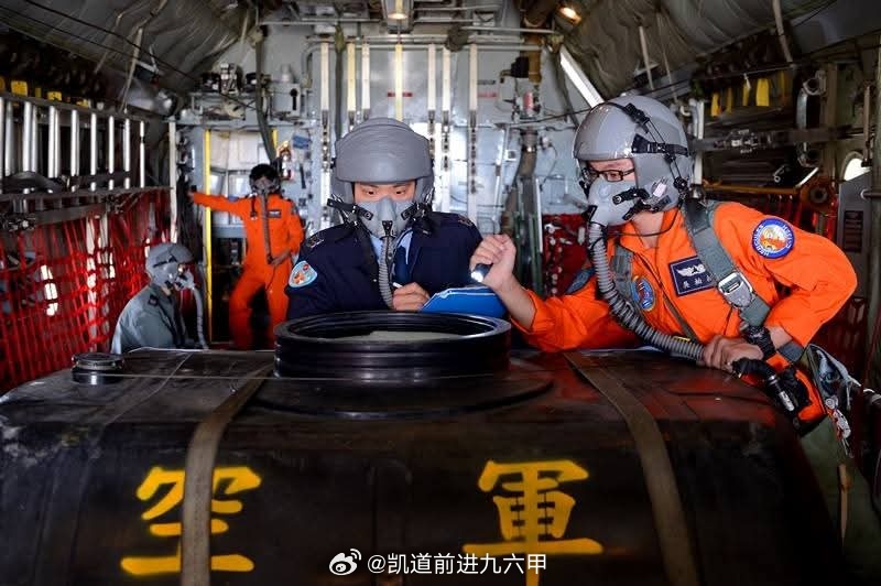 台军现役20架C-130H/HE机队升级方案有所变化。服役超40年的首批12架（