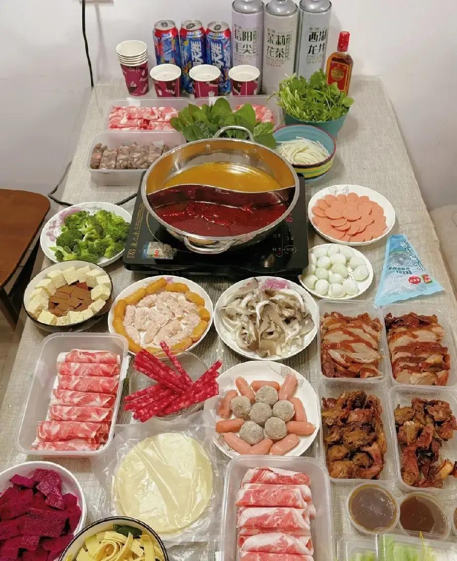 阿沅把亲妈接来吃火锅，本想尽孝，结果公公一句“锅底都怕您涮三回”把老太太怼到放下