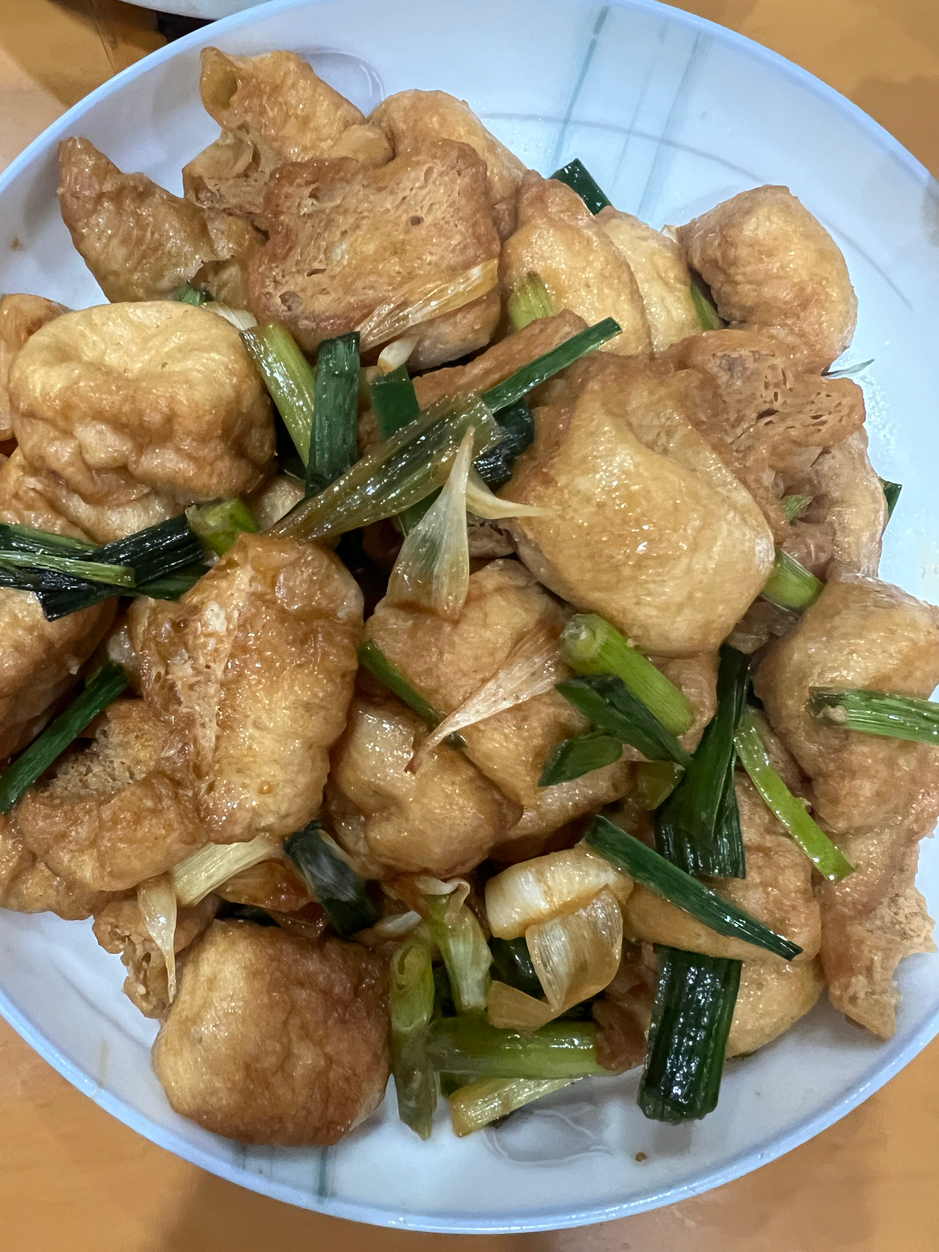 去我老妈家吃饭～菜都是摆满桌子的热热闹闹的一家人新浪育儿健康年好好过大年回乡见闻