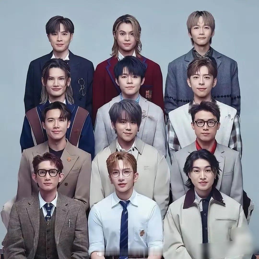 终于理解，为什么姜涛是港娱顶流。图中是香港新生代明星​​​