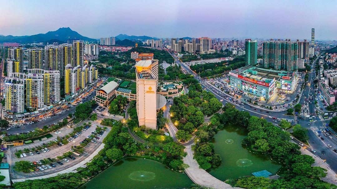 说到中山和江门哪个更适合宜居，作为一个在广东生活多年、又爱到处溜达的人，我真心觉