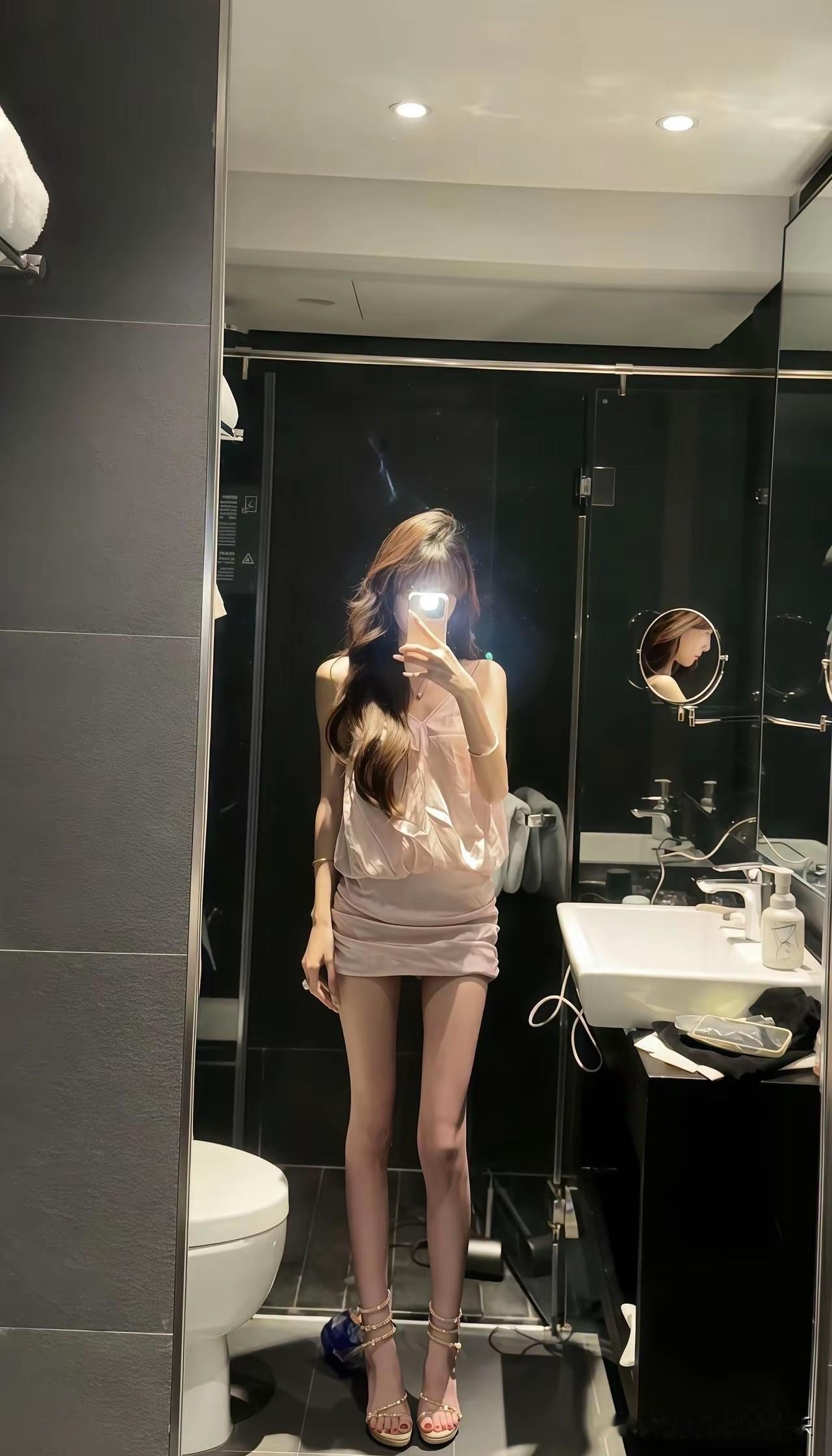 谁家男朋友那么心大，给女朋友这样穿搭出门！[捂脸哭][捂脸哭][捂脸哭]