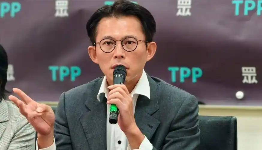 就在刚刚，台“民众党主席”黄国昌发布声明，3月25日，针对明天（26日）