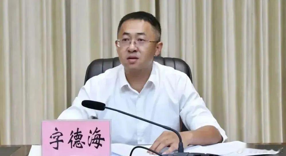 坐火箭当市委书记的中专生，今天落马了那条令人瞠目的起跑线——1998年临沧师范