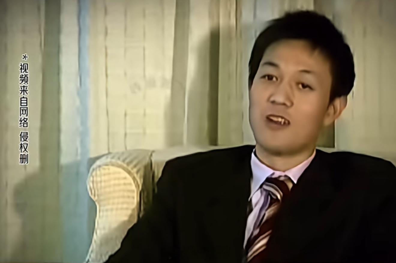 这个小伙子当年的第一辆车是马自达6，他说马6让他有了开车的欲望，也觉得这个车的性