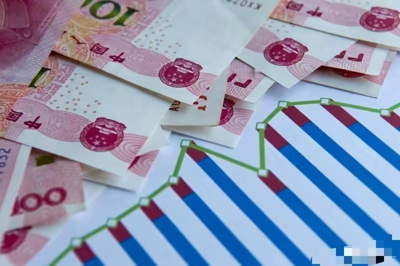 今天爸爸分他的存款，哥哥分了15万，妹妹分了20万，我家分了10万。我爸妈吃住我