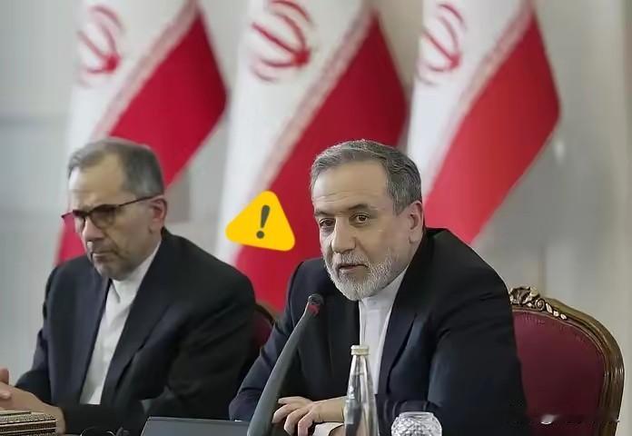 硬刚！伊朗1500艘快艇锁死美军航母，外交示弱竟是烟雾弹。谁也没想到，美国三航