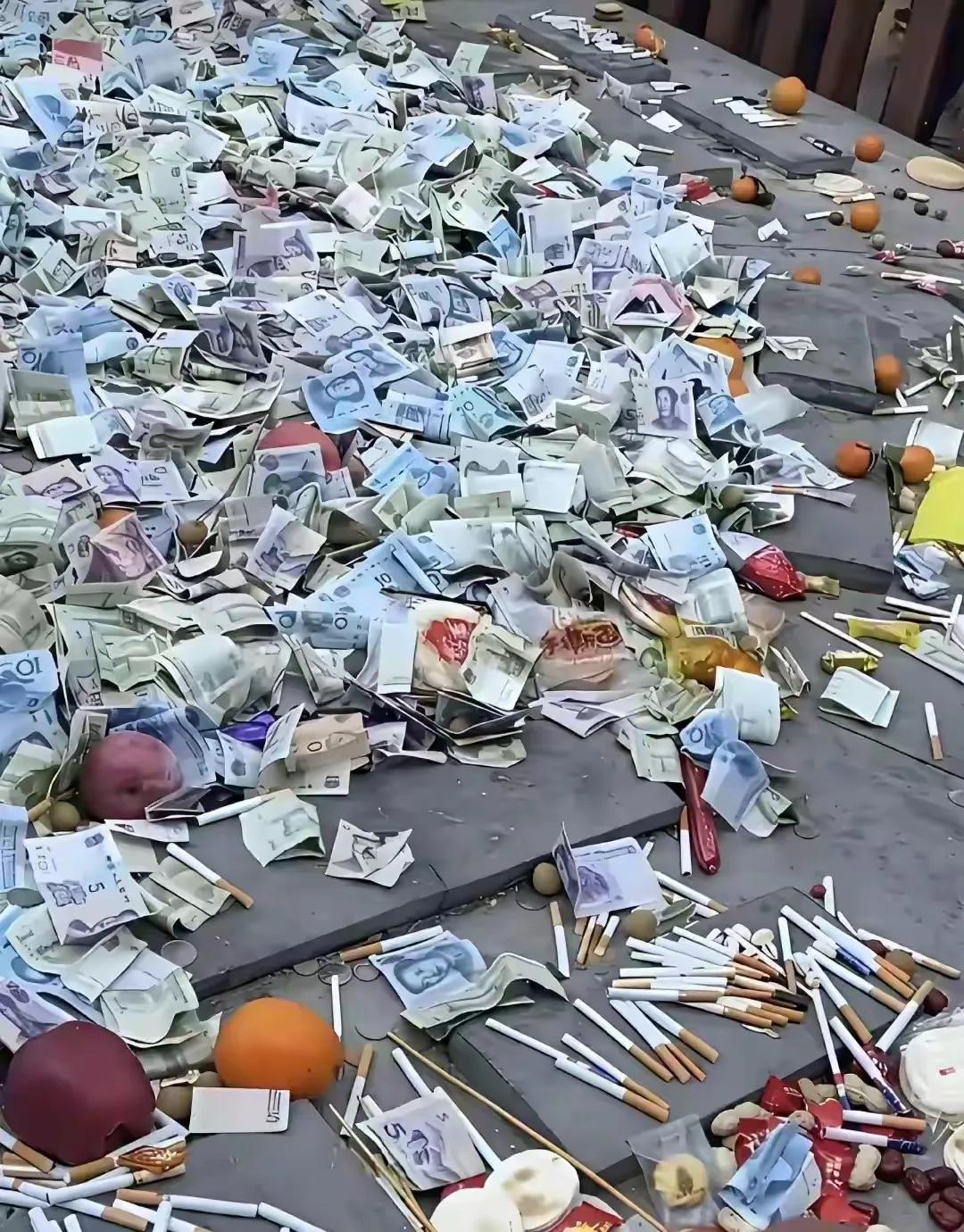 我告诉你们，今后再去寺庙，别再去给许愿池里去投币了。你投的这种零钱人家寺庙根本