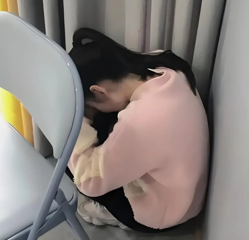 高考结束了，有人欢喜有人愁！而我家就是那个愁的，女儿寒窗苦读十二载，考完试回家