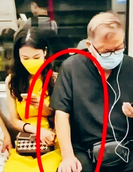 真不要脸……地铁上撞见