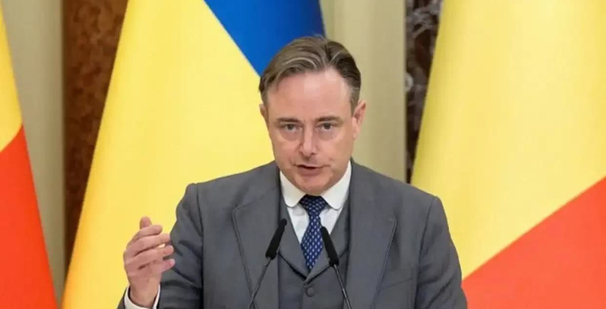 比利时首相巴尔特·德韦弗在柏林与德国总理默茨举行的联合记者会上表示：“我知道有些