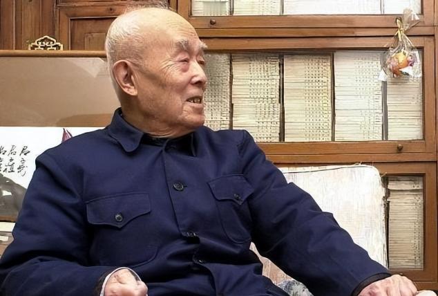 1994年，季羡林的妻子彭德华去世，要4万丧葬费。季羡林对儿子说：“我出2万，你