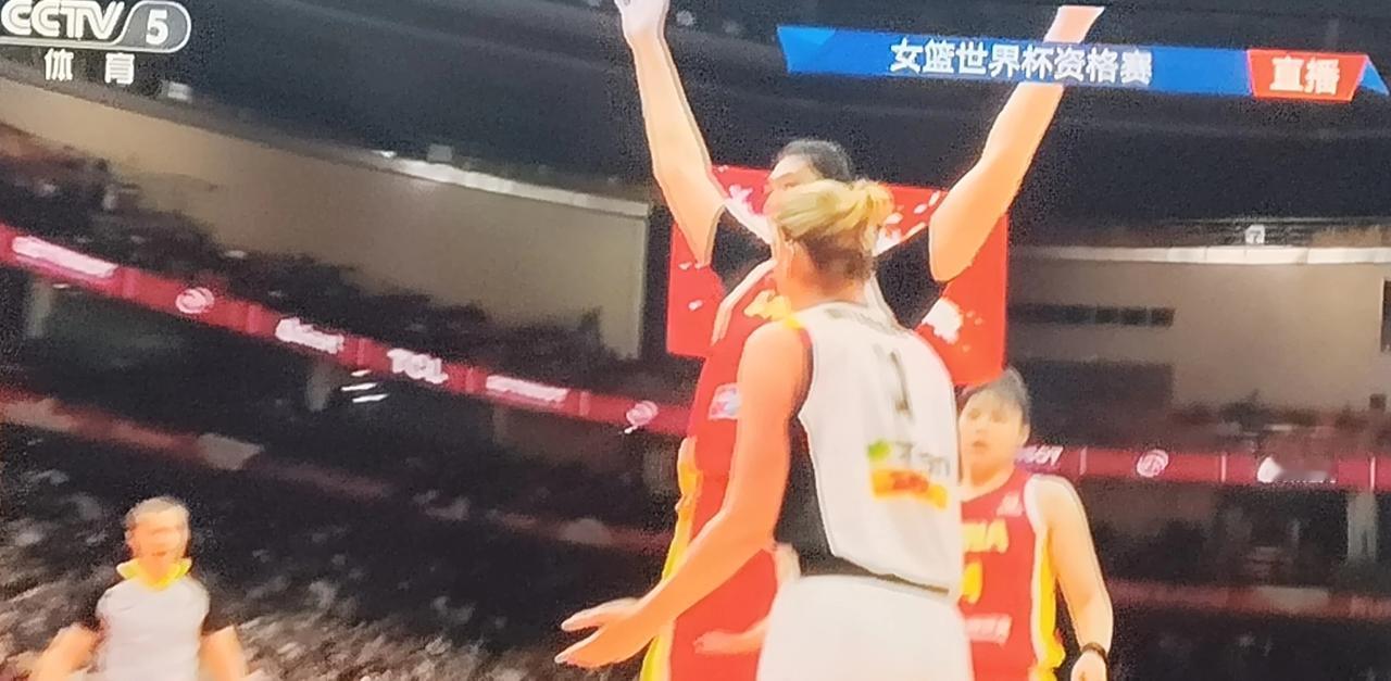 三分全线哑火，训练问题必须正视——宫鲁鸣该给女篮一个答案看完中国女篮对比利