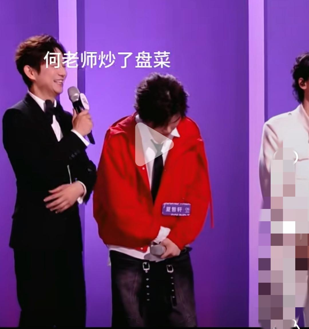 一觉醒来全网都在心疼何炅！谁能想到，控场王者也有救不回来的直播修罗场！