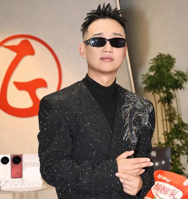 我问闺蜜，为什么GAI要跟单依纯换出场位置，规则就这么随意的吗她沉默了一下说，