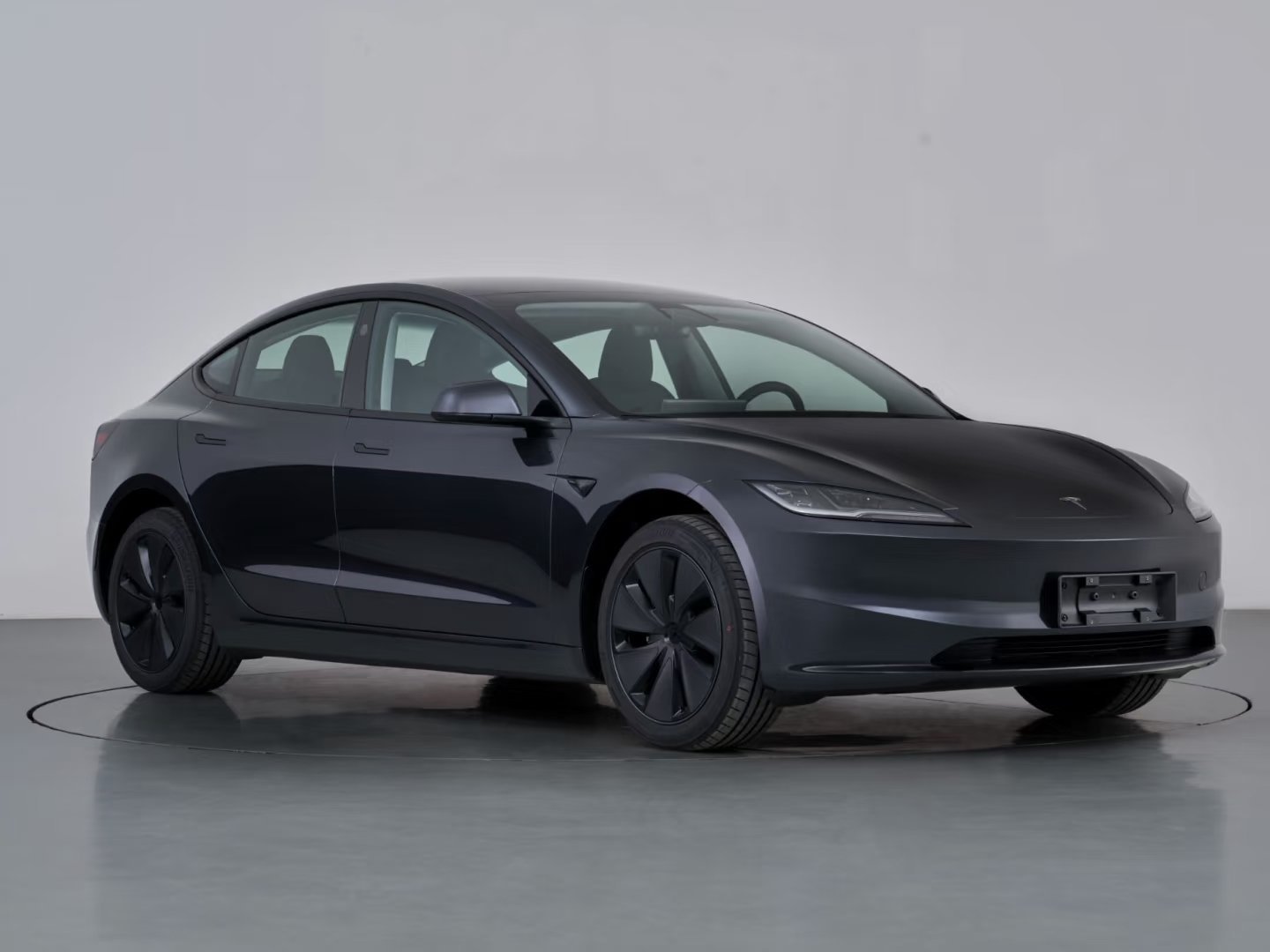 新款Model3车主还没首保，马上Model3+又要来了，外观内饰没变，大概