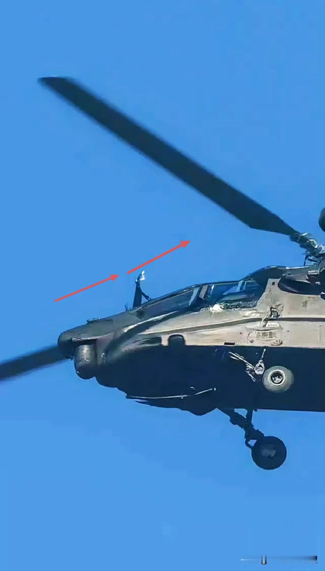 好看！细心的军迷朋友一定发现，WZ-21重型武装直升机机头大变样了，“凹鼻梁”如