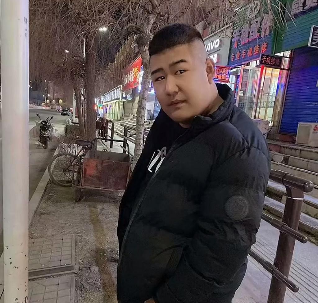 辽宁帅哥石代平去世，年仅29岁，纹满背关公像，女友透露原因网上刷到一则让人心里