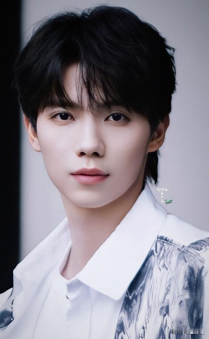 《大生意人》，罗一舟，被他实实在在的演技打动了。尤其是《大生意人》里，他演的李钦