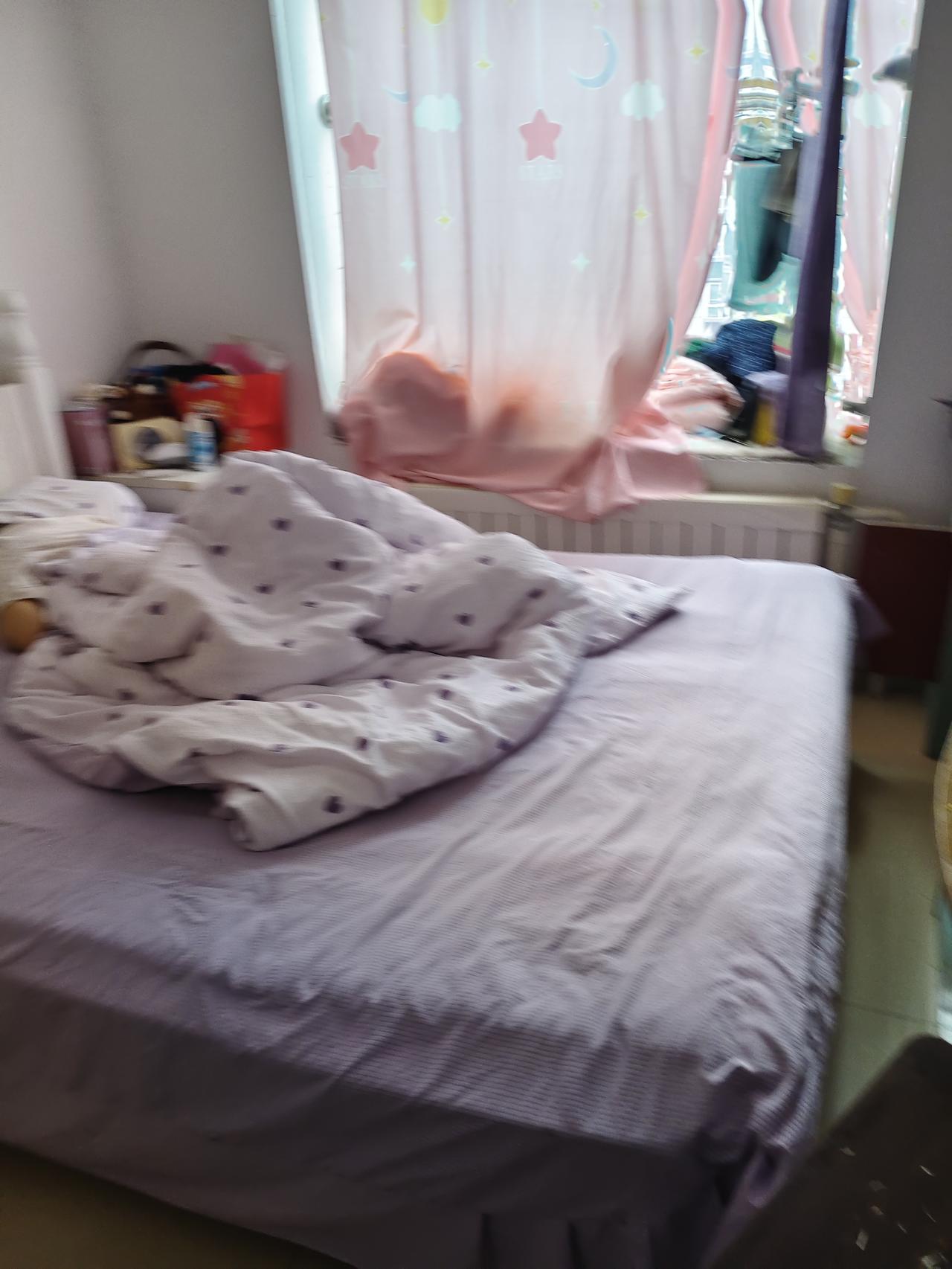 现在的娃，早上十点上班，我做好早饭，叫起来吃收，就是不起来，还说我打搅她睡觉了，