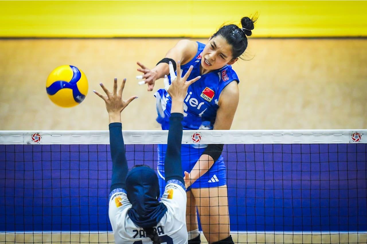 中国女排3-0伊朗女排庄宇珊三局数据第一局：4分（12扣3中1失误0被拦、1拦）