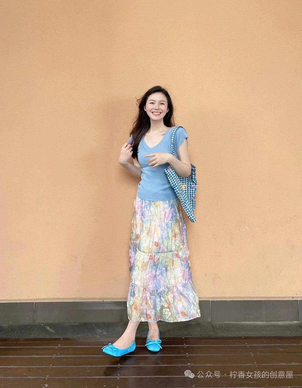 还是黑色衣服的好看