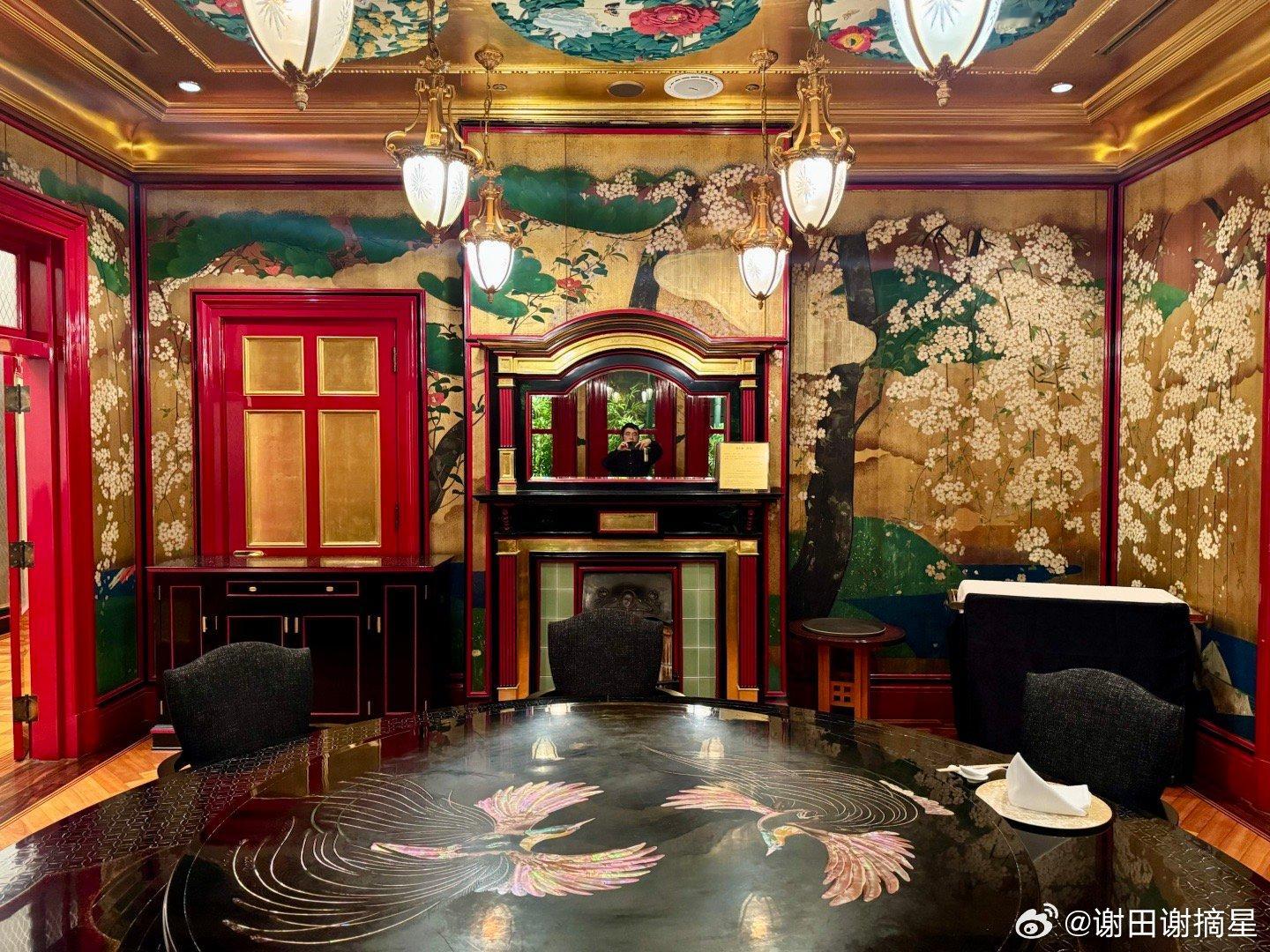 目黑雅叙园，后会无期的奢华。目黑雅叙园一层有几个华丽的内部餐厅。图1-5是旬游记