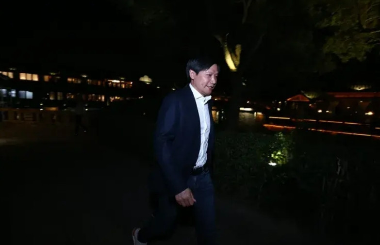 小米玄戒01突然出现在我们面前，没有任何征兆，还被雷总说成01。按小米营销习惯，