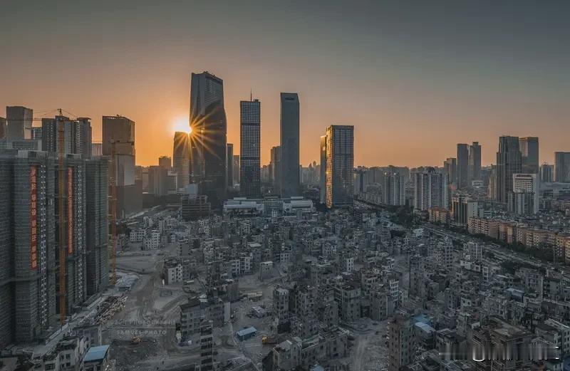 如果有1000万，我大概率还会上班。很多人靠勤劳上班才攒出1000万，越有钱的人