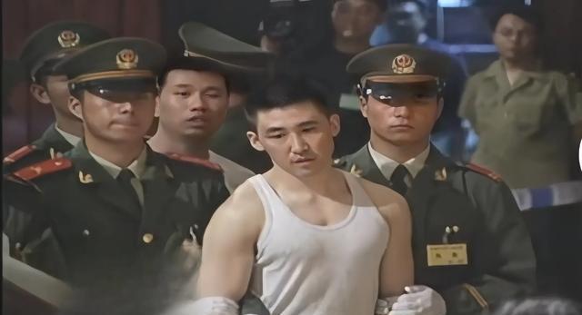 梁旭东被押赴刑场那天，最讽刺的不是一个黑老大倒下了，而是他那套曾经吓住半个长春的