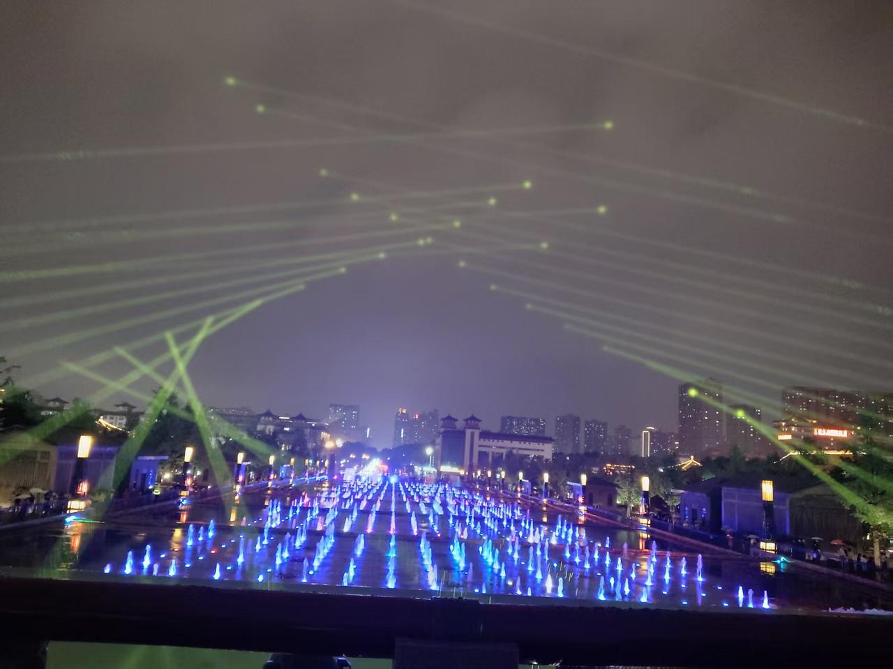 农村情报站到底能有多离谱？大年初一的晚上正在和好哥们喝酒，喝到一半他突然就问