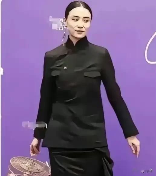 奉劝宋佳要清醒，多少前辙都成冰。悠悠众口岂能堵？完人也能挑出病。2月4日，