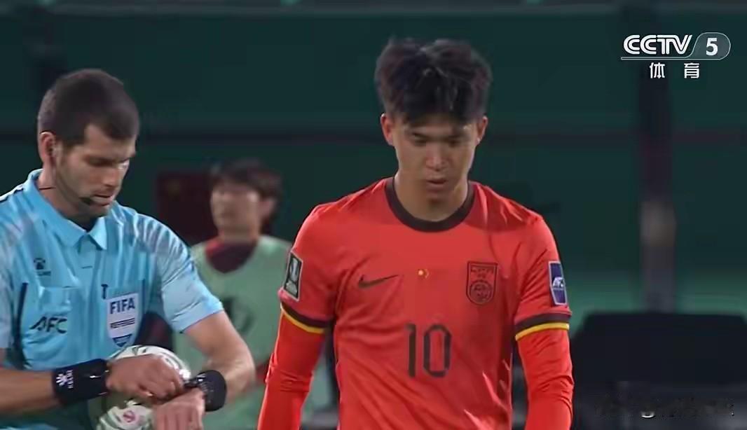U23国足首战0-0！这1分拿得惊心动魄，赛后3喜2忧，下轮决战澳洲！昨晚U