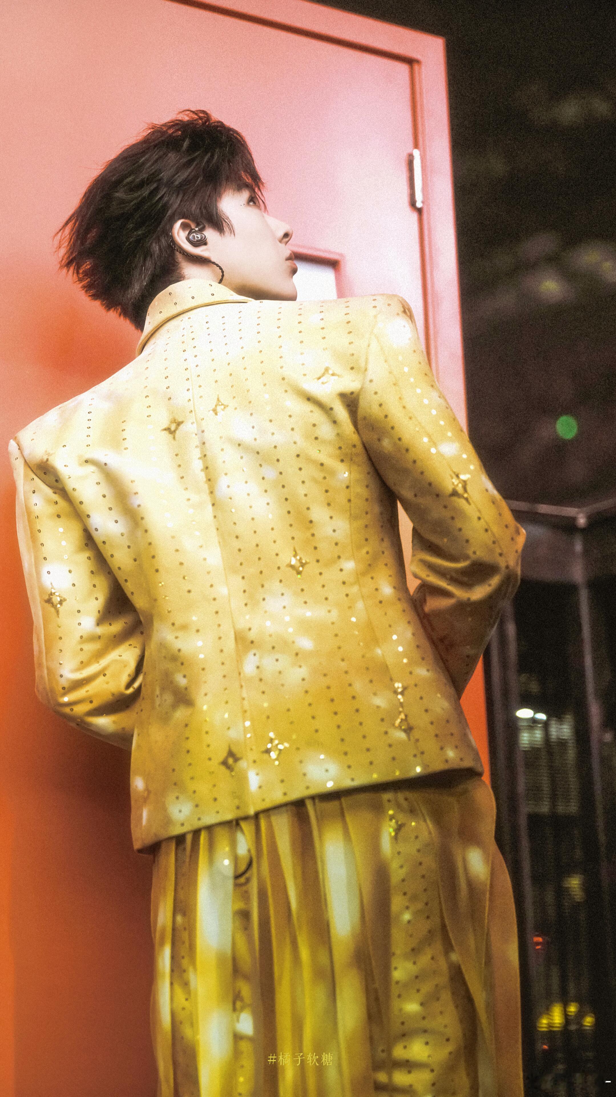 猫猫祟祟.jpg刘宇宁花絮