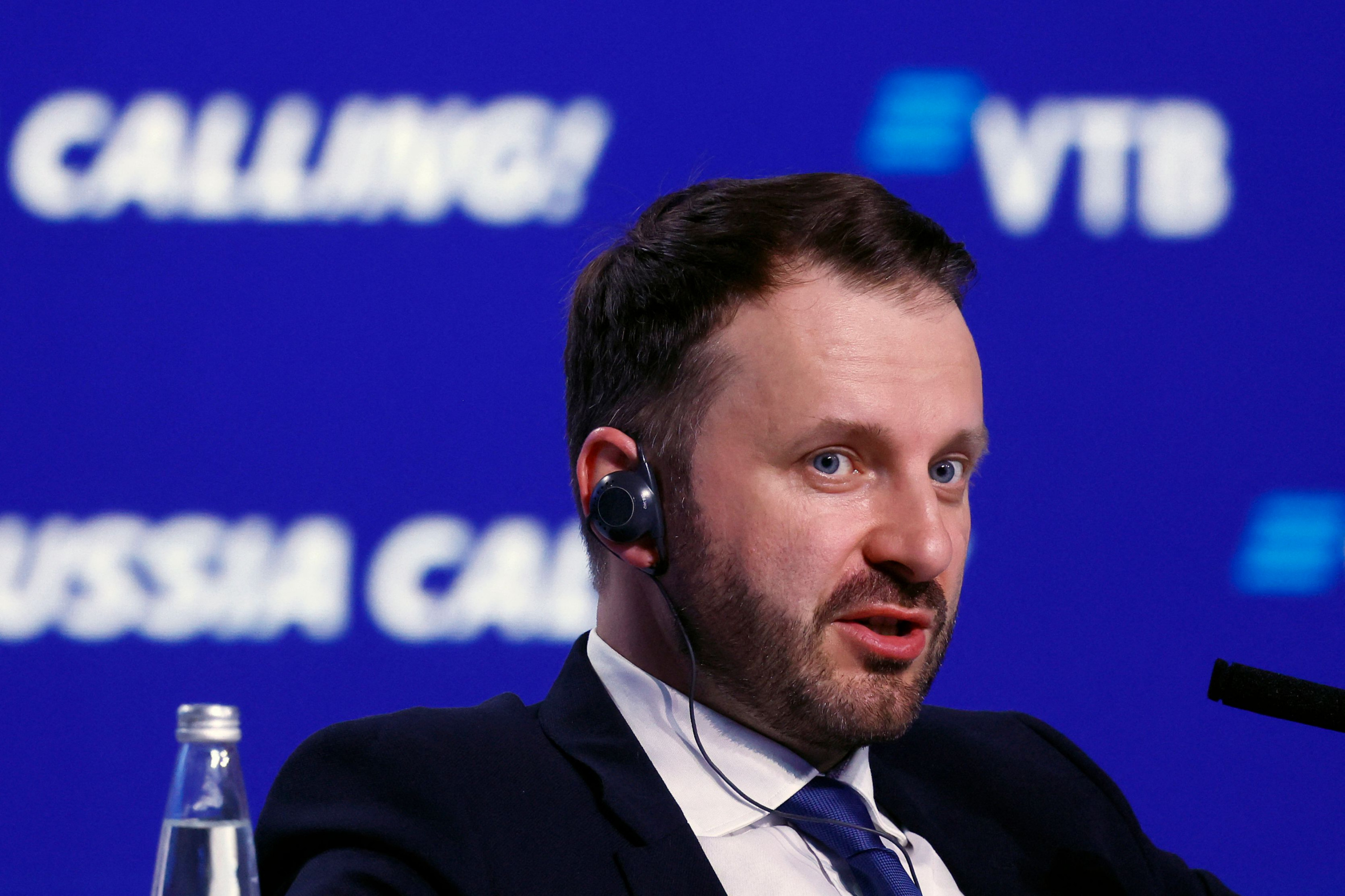 #克宫回应俄要将首都迁到西伯利亚#【俄总统办公厅副主任：俄迁都西伯利亚不会产生预