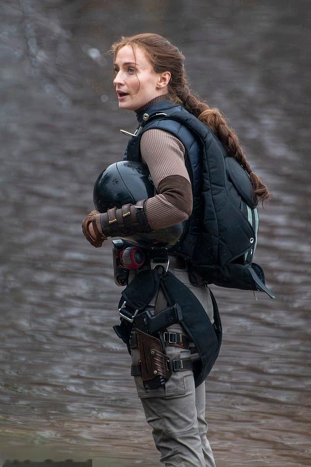 全新剧版《古墓丽影》片场照，苏菲·特纳饰演劳拉，菲比·沃勒-布里奇编剧，《幕府