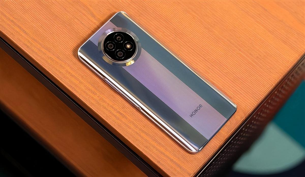 现在这年头，买手机真是让人眼花缭乱。旗舰机高高在上，价格让人望而却步；入门机呢，