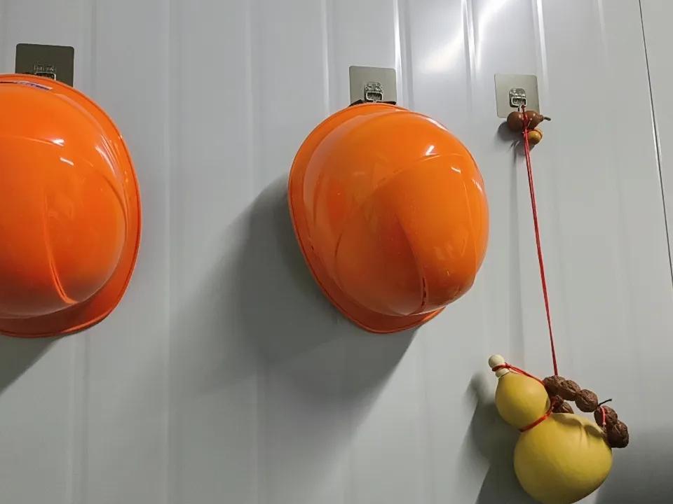 在股市里摸爬滚打久了，见过太多人因执念满盘皆输，也见过不少人靠“守拙”稳稳拿住收