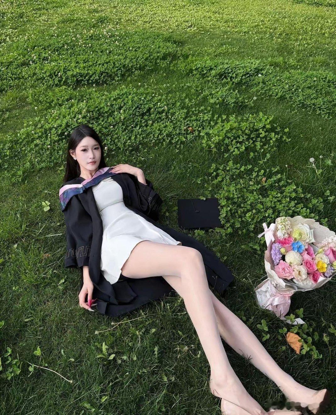 小姨子马上毕业了送什么礼物好呢？