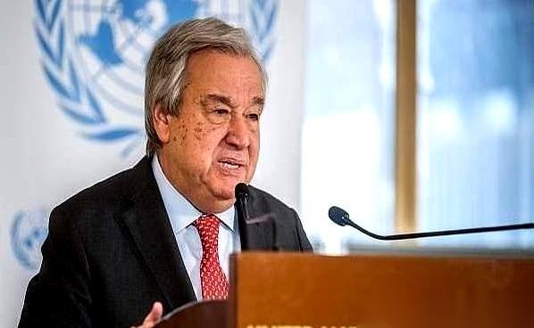 特朗普当年干了一件事，让联合国秘书长古特雷斯，一个一向温文尔雅的老头，在镜头前脸