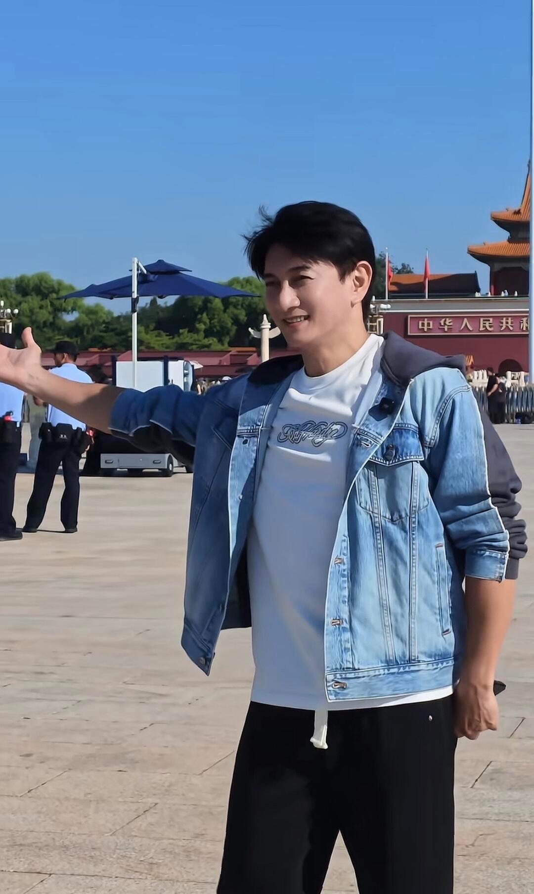 吴奇隆天安门挥旗遭抵制，开球取消——“身体不适”四个字，谁信谁天真。10月1日